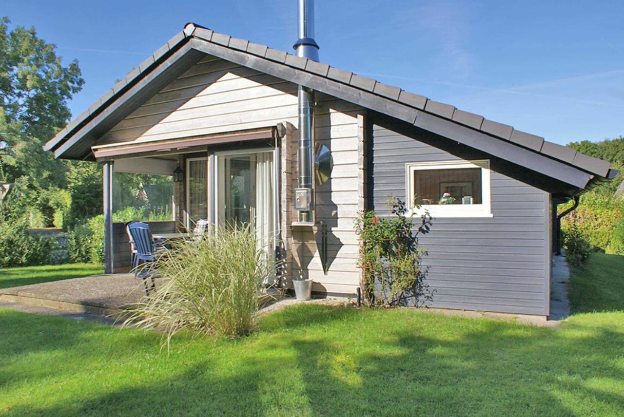 Blockhaus Mit Parkplatz Vor Der Ha Villa Damp Luaran gambar